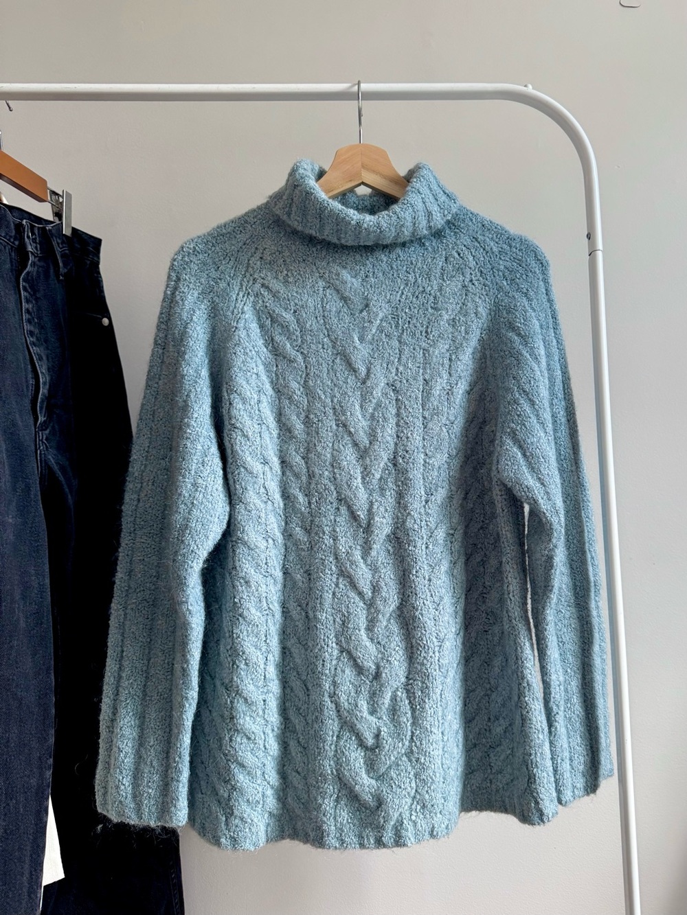Jessica Sport Cable Knit Turtleneck in Blue Size Medium Like New
